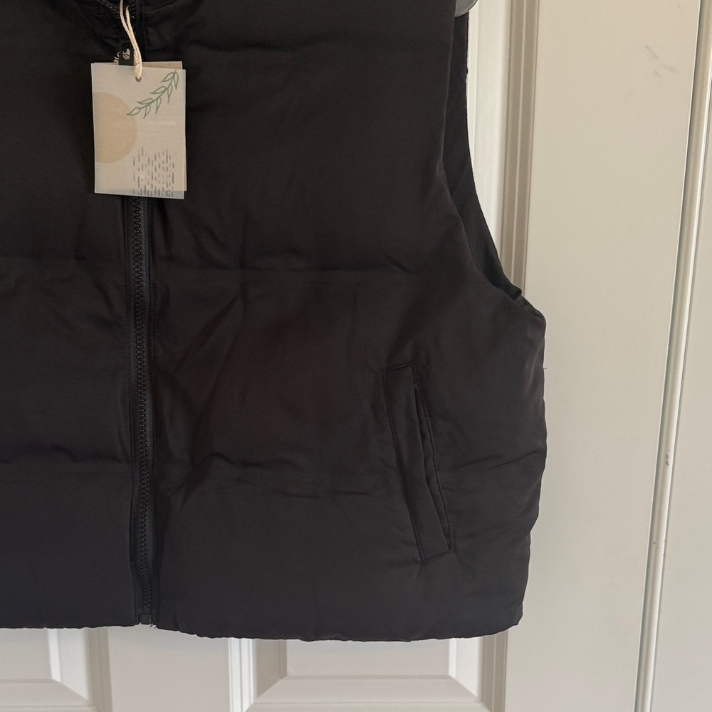 NWT Thread & Supply Puffer Issey Vest in Black Size Large - Picture 6 of 9